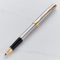  Parker Sonnet Stainless Steel Gold Trim Rollerball Pen