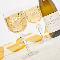 Mr & Mrs x2 Goblet Gift Set With Bottle Of White Wine