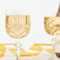 Mr & Mrs x2 Goblet Gift Set With Bottle Of White Wine