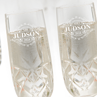 Ornate Mr & Mrs x2 Champagne Glasses Gift Set With Bottle Of Brut Champagne 